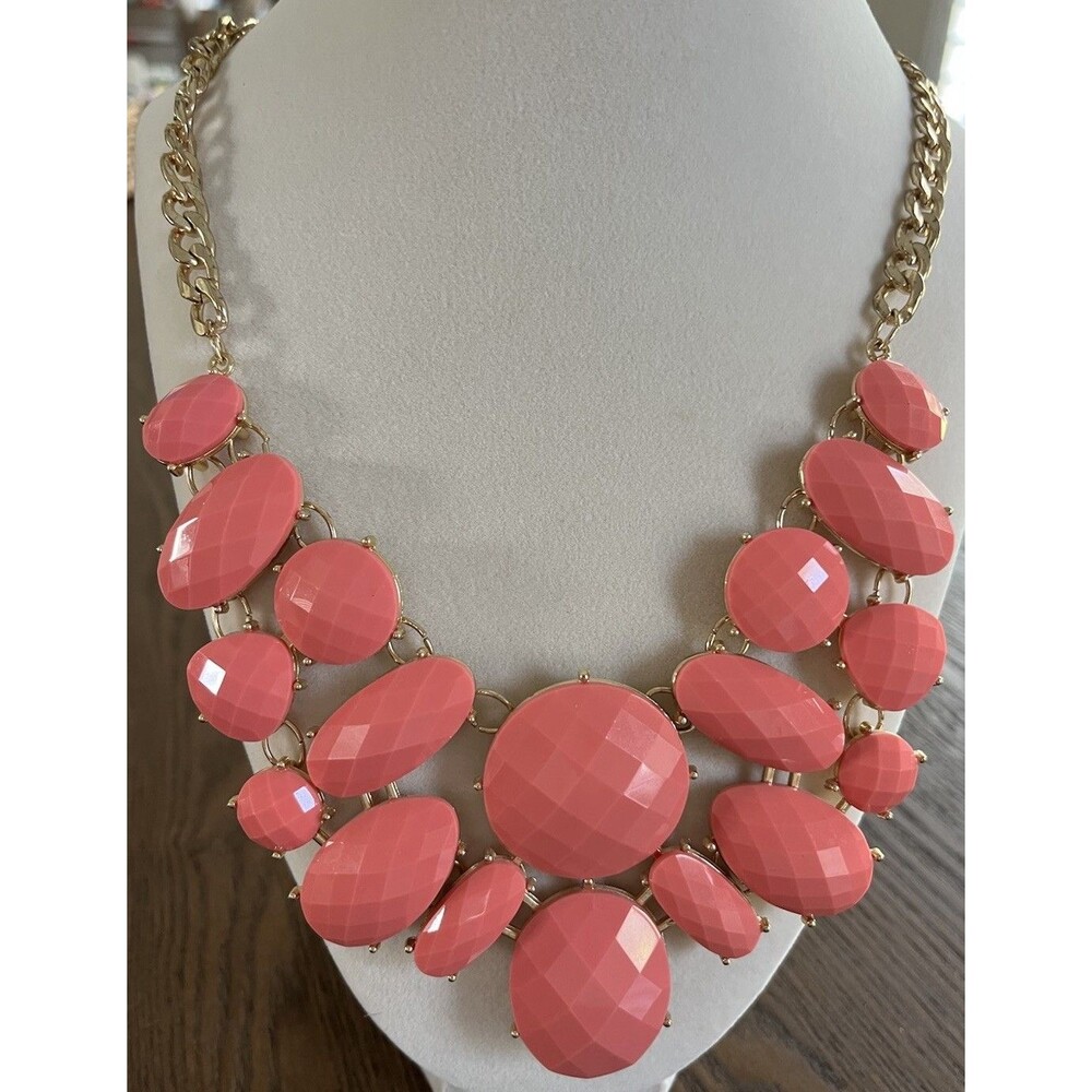 Coral Faceted Lucite Gold Tone Chain Link Bib Statement Necklace 16” + Extender